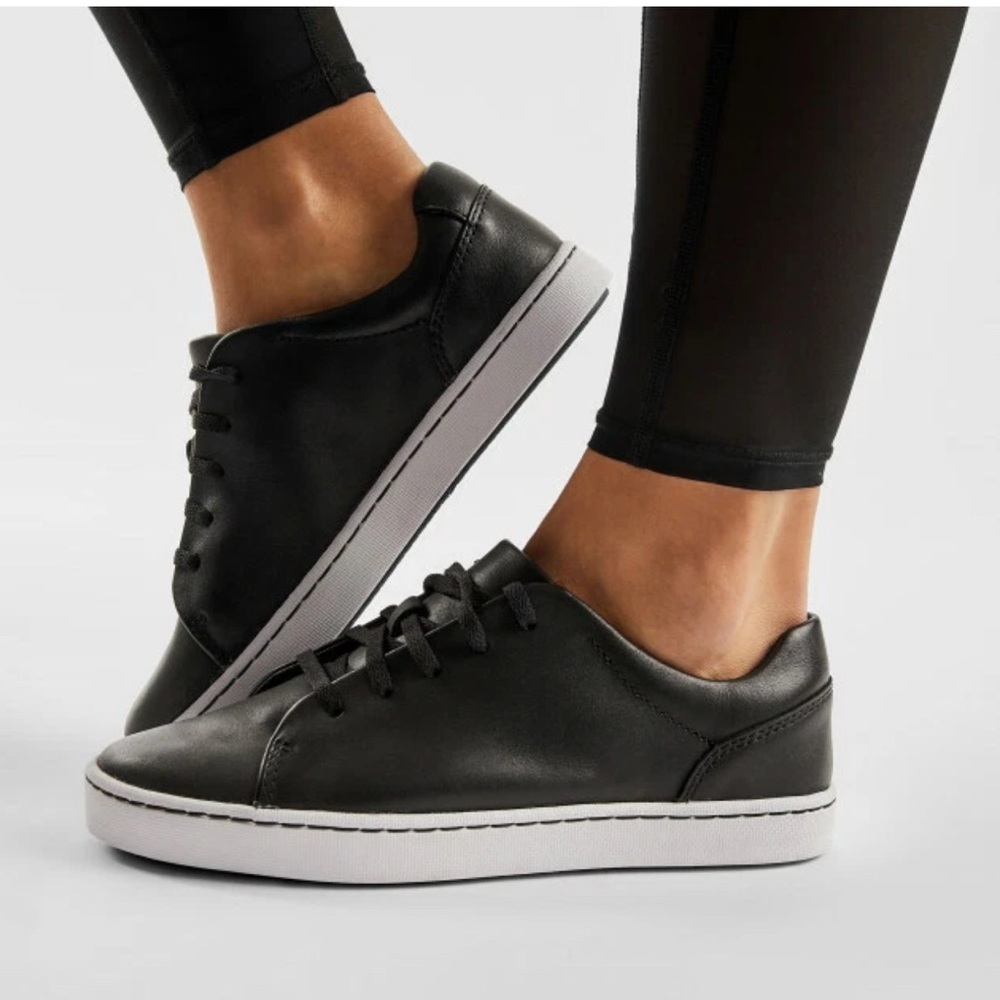CLARKS Women’s Pawley Springs Leather Lace Up Sneakers Size 8.5